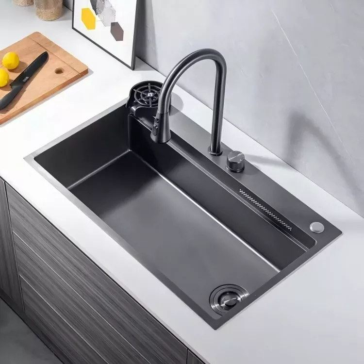 Faucet Pawon Tarik-Metu sing Didhelikake kanthi Fungsi Semprotan